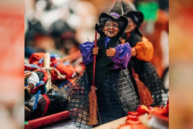 creepy dolls scary dolls halloween decorations