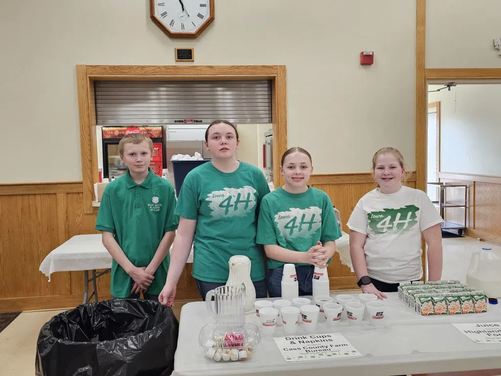 Cass County 4-H members help serve drinks at the 2025 Annual Cass County 4-H Endowment Pancake Supper. Left to Right: Hunter Kardell, Lynsie Kardell, Gentry Waters.