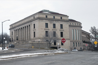 Minnesota justices appear skeptical that states should decide Trump's eligibility for the ballot - Vimarsana News