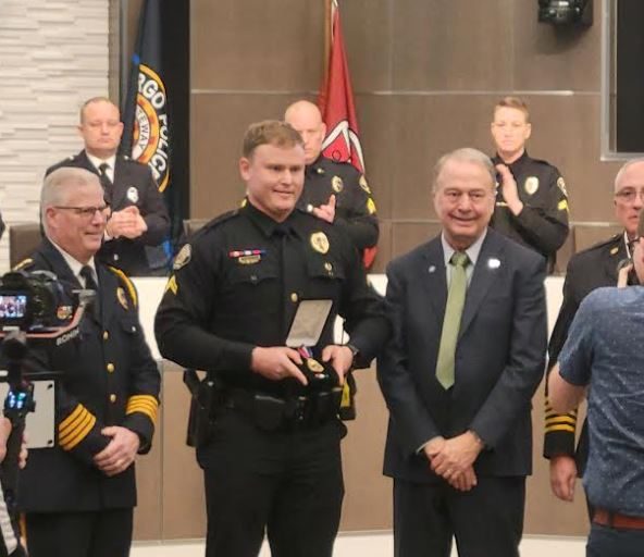 Fargo officers, firefighters honored for actions during & in the aftermath of July 14 shooting - Vimarsana News