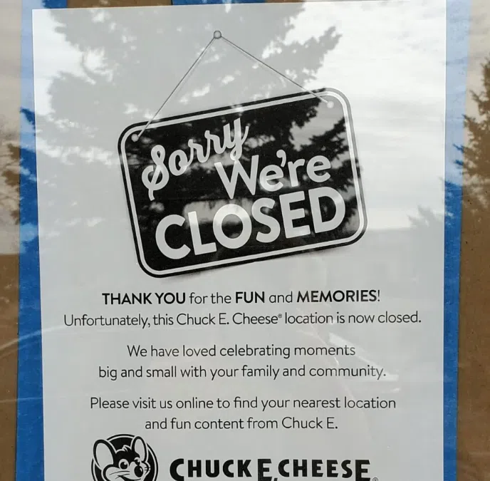 Fargo Chuck E. Cheese permanently closed Y94