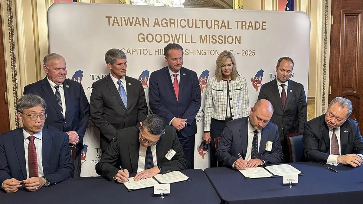 Taiwan goodwill mission signs letter of intent to buy 132 million bushels of U.S. wheat