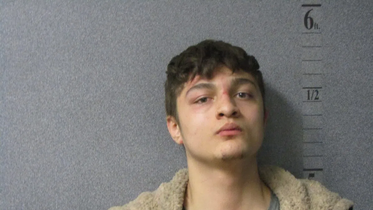 2 hurt, 1 jailed after DUI crash in southeastern North Dakota