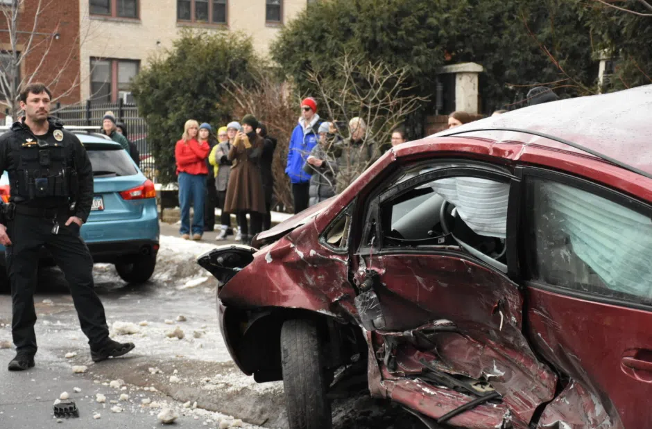High-speed car chase involving federal agent ended with multi-car crash at Nina’s in St. Paul