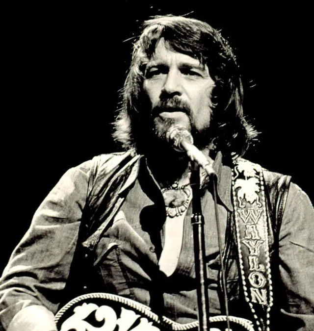 Get Ready Outlaw Fans Shooter Jennings Is Dropping New Waylon Tracks Waylon Jennings In 1976 640x675