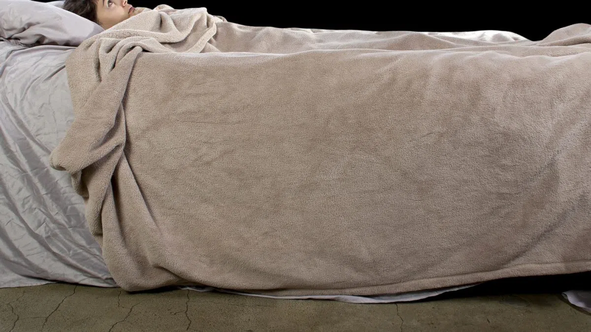 Babysitter Checking for ‘Monsters’ Finds Man Hiding Under Child’s Bed Y94