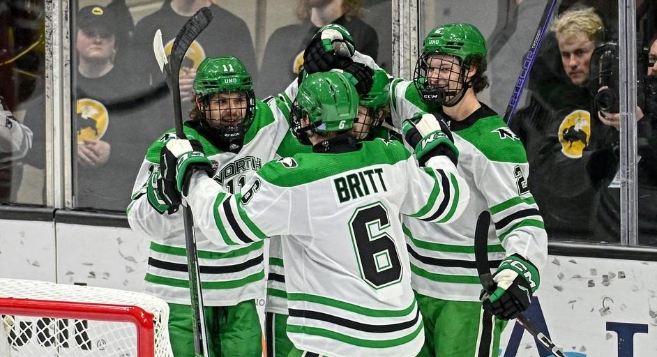 No. 2/4 Fighting Hawks cruise to another NCHC sweep with 5-1 win vs. Miami - Vimarsana News
