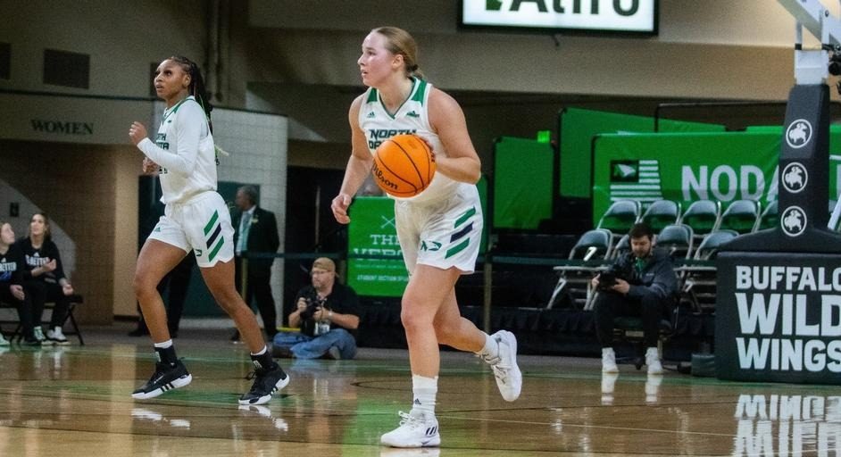 Fighting Hawks down Pioneers, 78-68, behind big third quarter - Vimarsana News