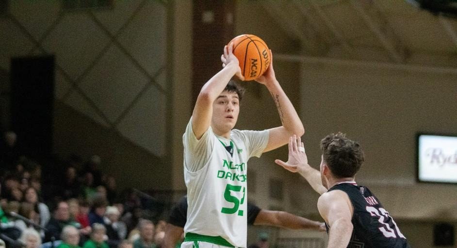 UND Sweeps Omaha - Vimarsana News