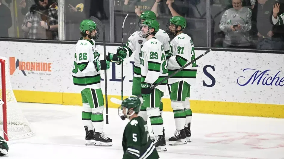 USCHO NCAA Hockey Poll: UND #4