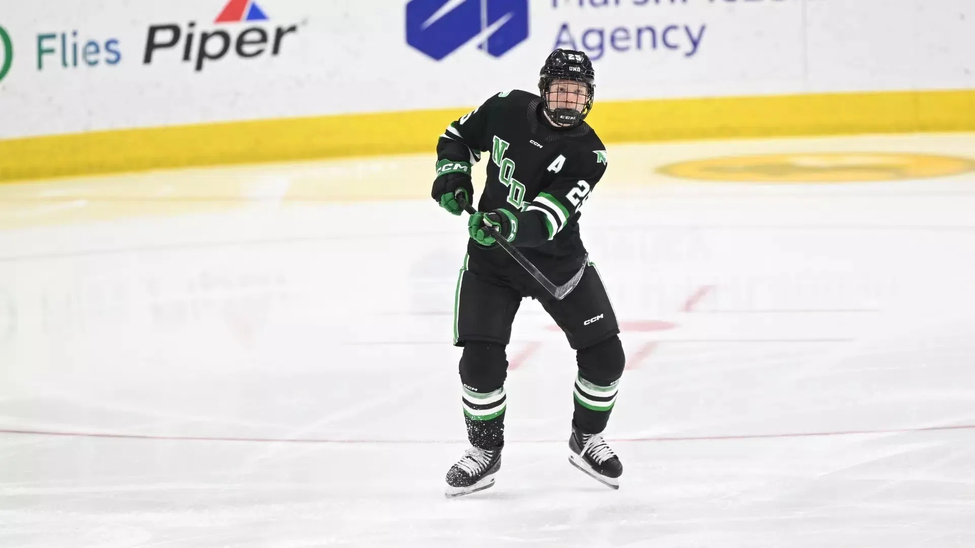 UND Athletics/Rusell Hons