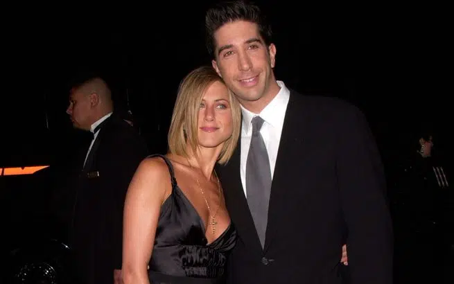 Are Jennifer Aniston and David Schwimmer Dating in Real Life???