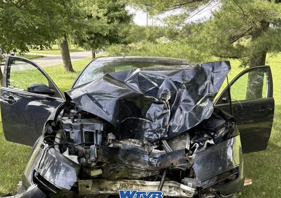 Angola woman injured after crashing into tree