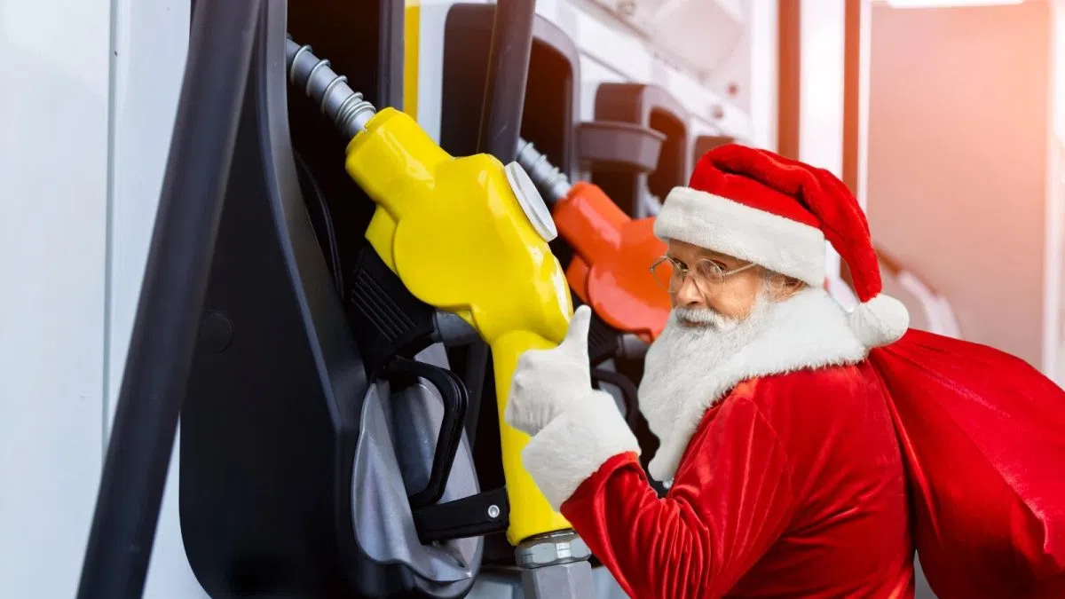 Gas prices continue to fall as Christmas travel begins