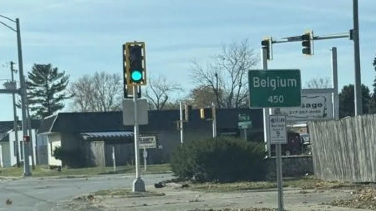 Having Fun on Illinois 1 | Belgium Antiques Business Continues Popular Auctions