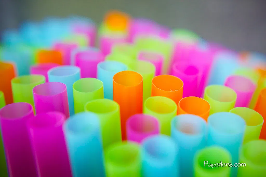 Does a Straw Have One Hole or Two? Plus Nine More Divisive Questions