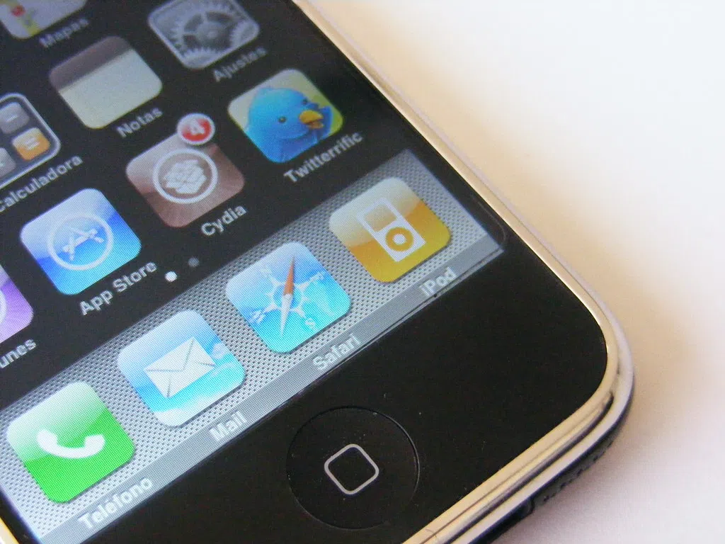 You Could Get $10,000, If You’ll Give Up Your Smartphone for One Month