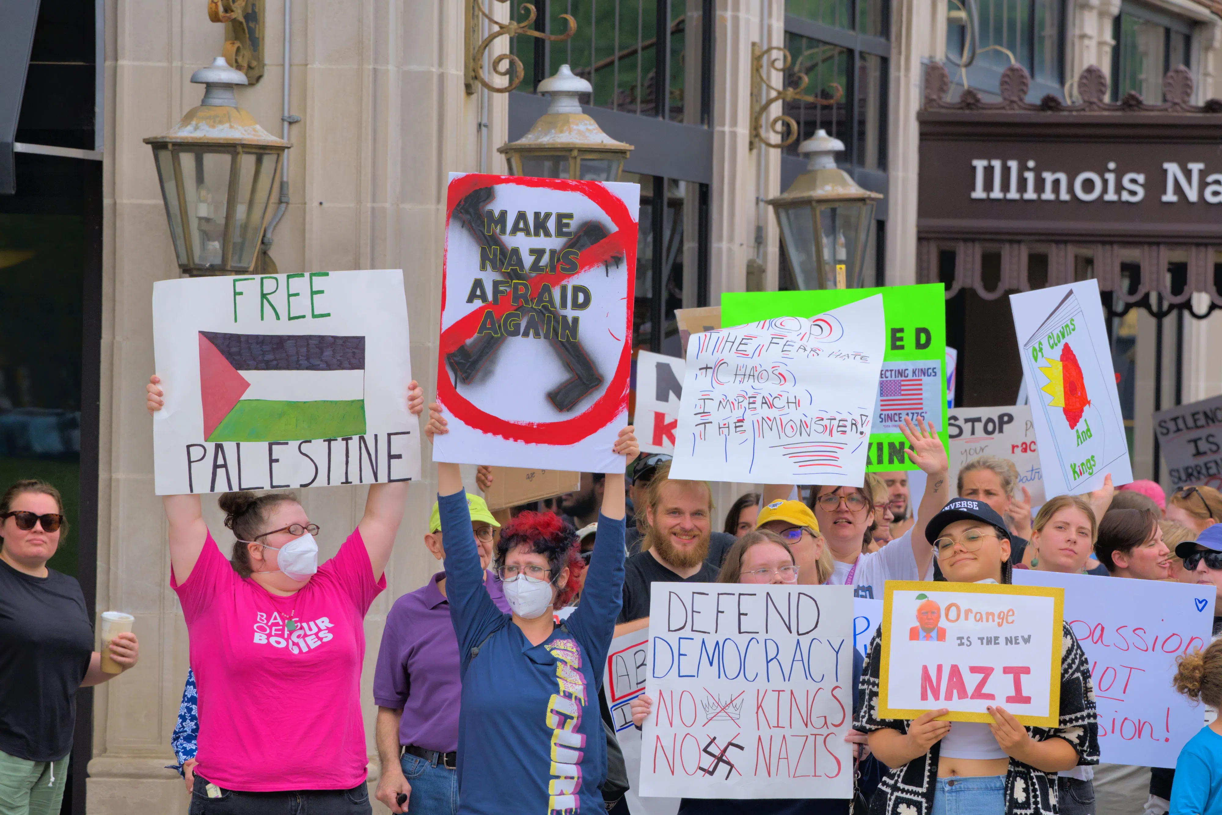 Protestors line the sidewalks of Capitol Avenue for No Kings march, June 14, 2025 (WMAY News, photo cred. Stan Anders)