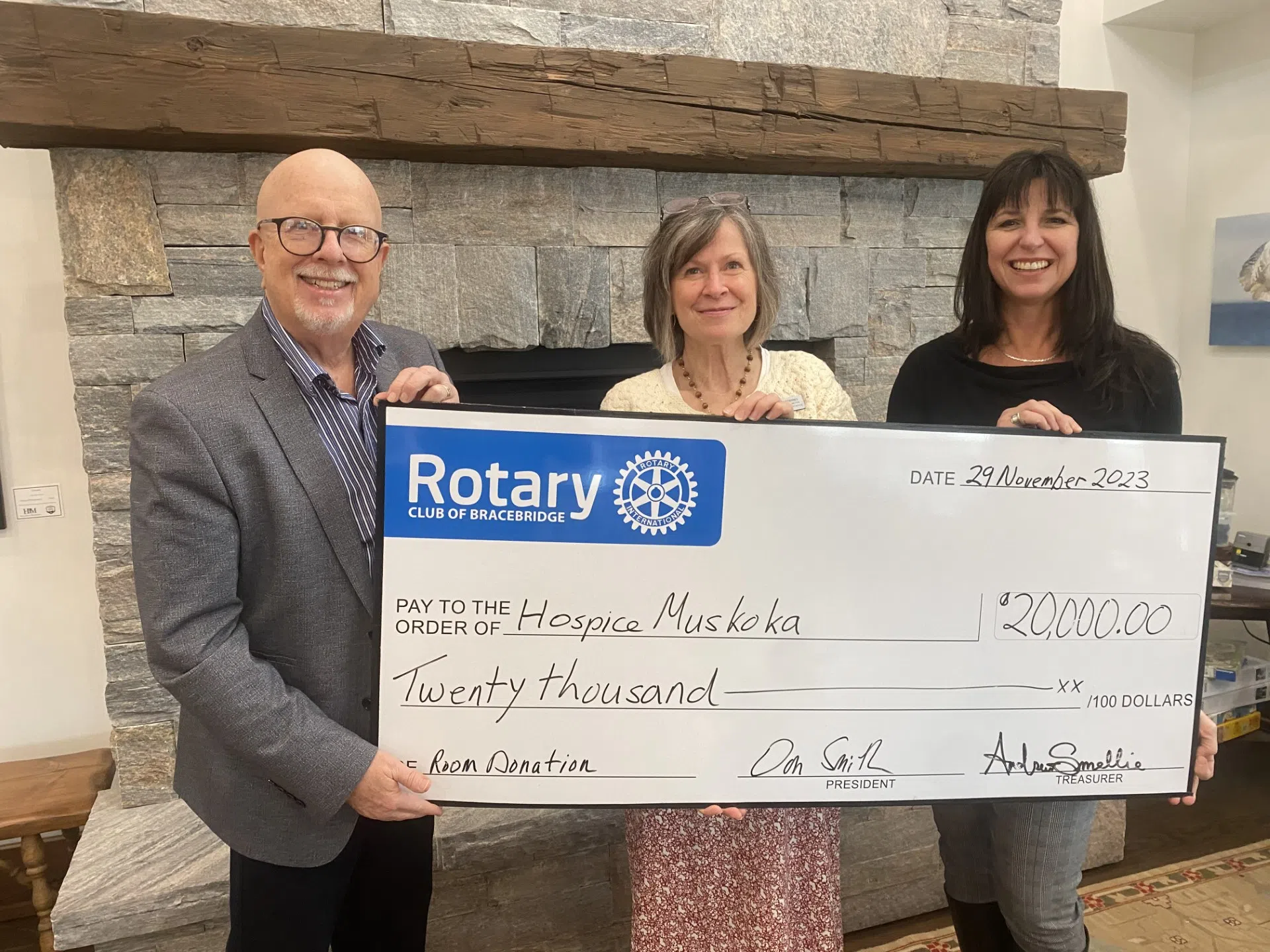 Bracebridge Rotary Donates $20,000 to Hospice Muskoka