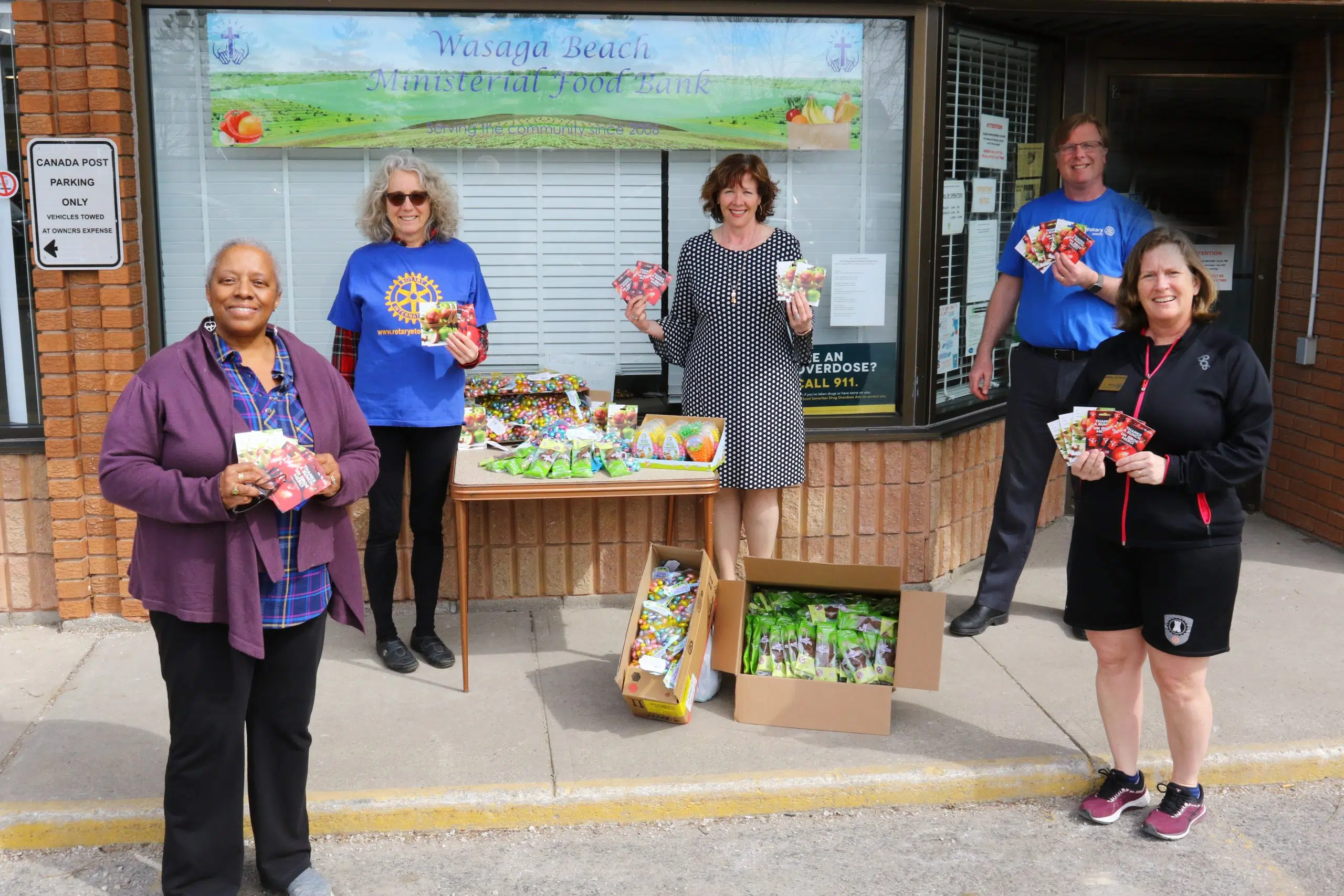 Wasaga Beach Rotary Donates Easter Gift Cards To People In Need