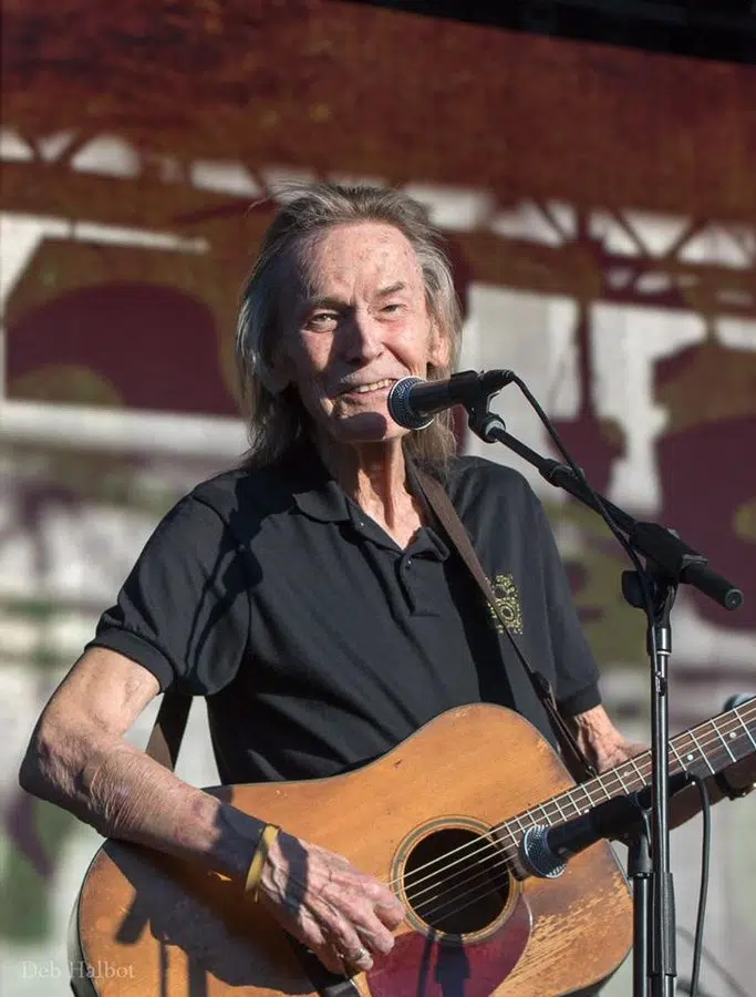 Thousands Sign Petition To Rename Highway 400 To Honour Gordon Lightfoot.