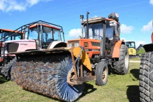 Tractor with brush