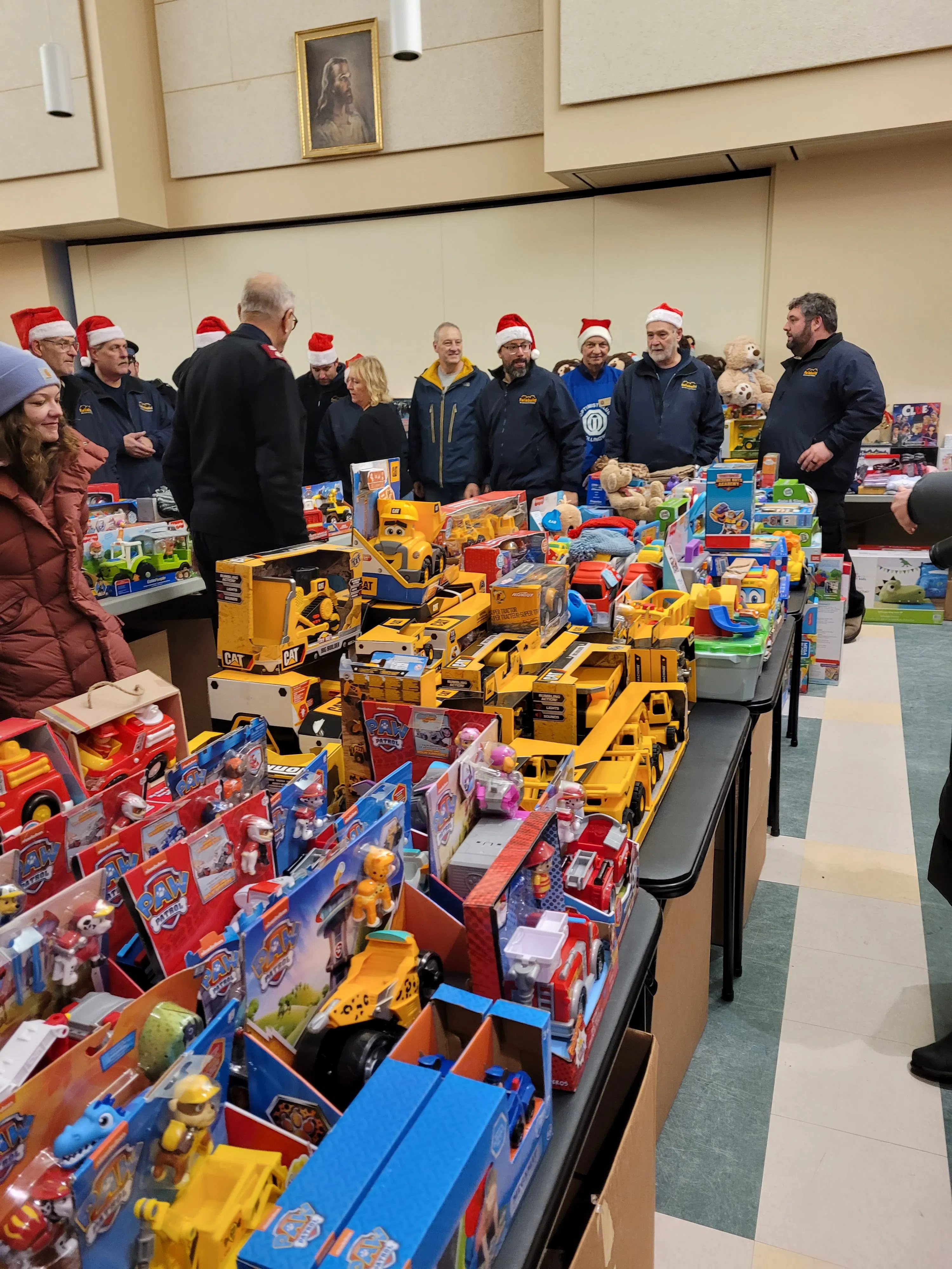 MAX 97.7 & Reliabuild Team Up To Deliver Huge Toy Donation to Salvation