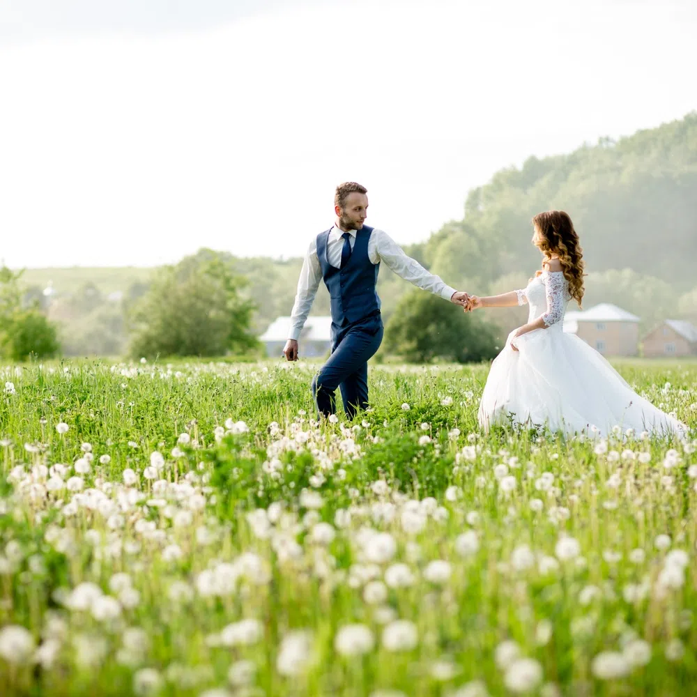 Key Considerations for an Outdoor Spring Wedding
