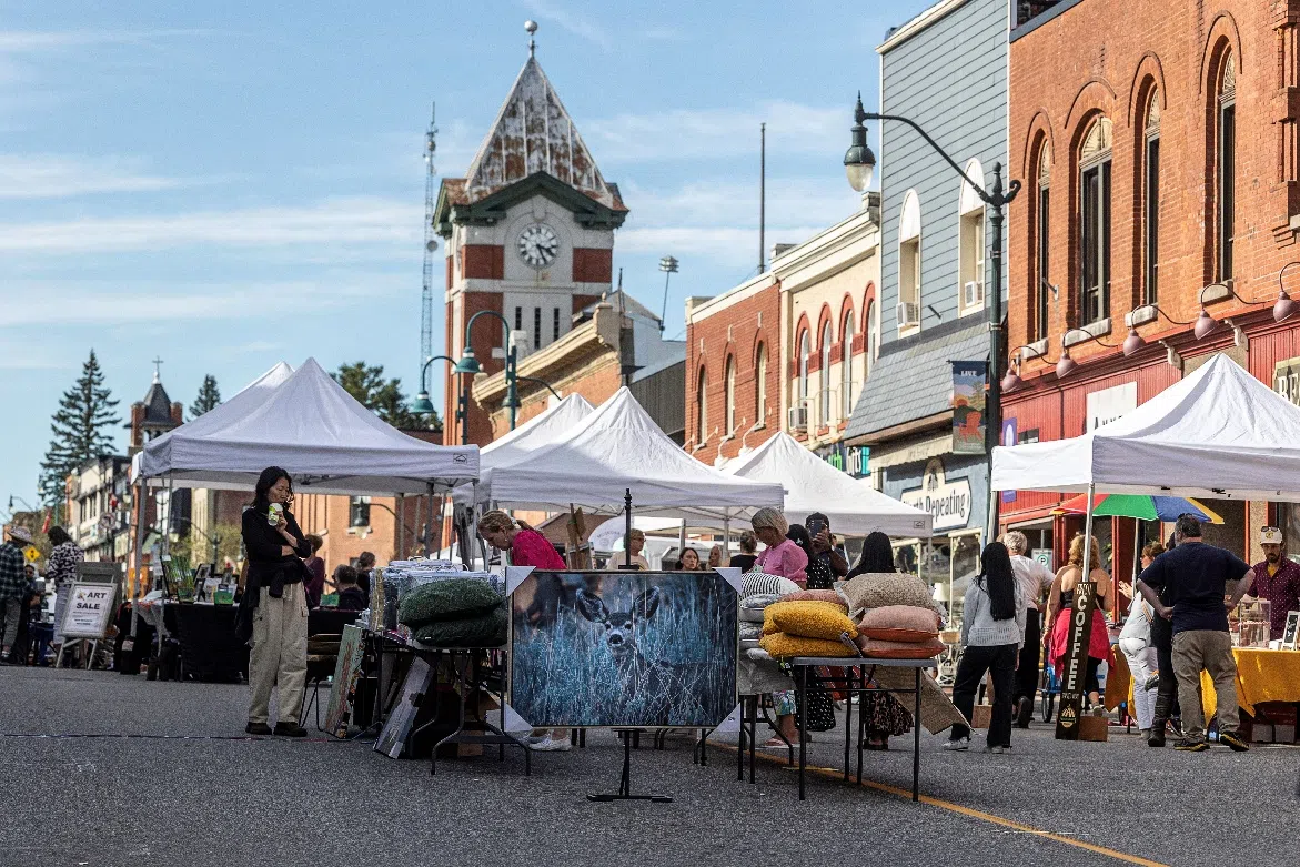 Second Annual Open Air Autumn Art Market Returns to Downtown Bracebridge this Saturday September 27th