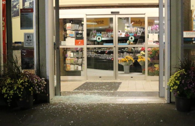 BRACEBRIDGE OPP INVESTIGATING BREAK AND ENTER TO GROCERY STORE