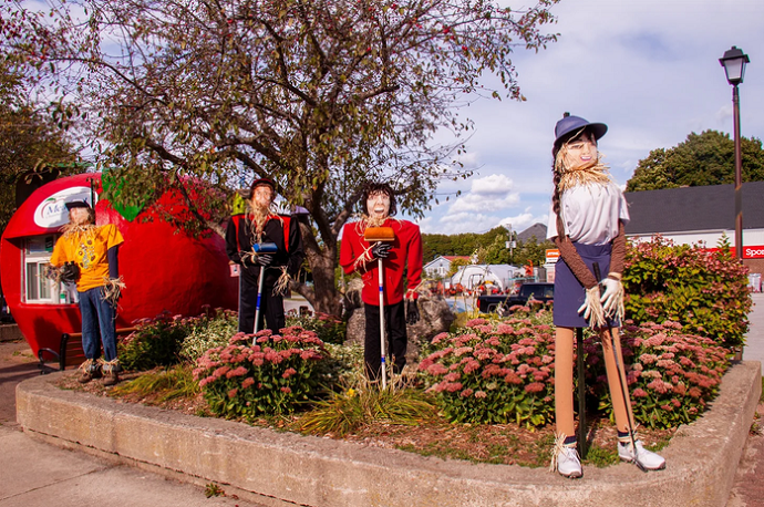 Meaford Scarecrow Invasion Parade & Family Festival Tonight