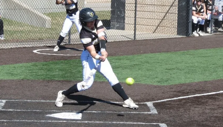 Emporia State softball sweeps Rogers State