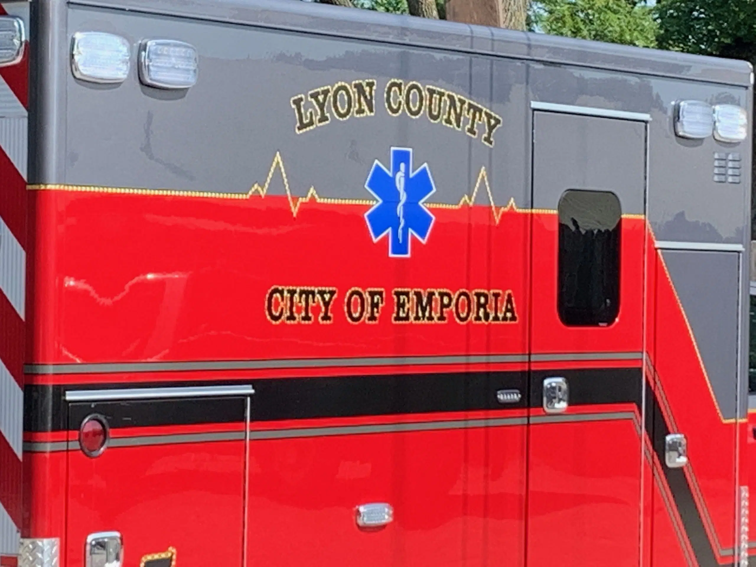 Emporia-Lyon County EMS responds to two reported injury crashes Sunday
