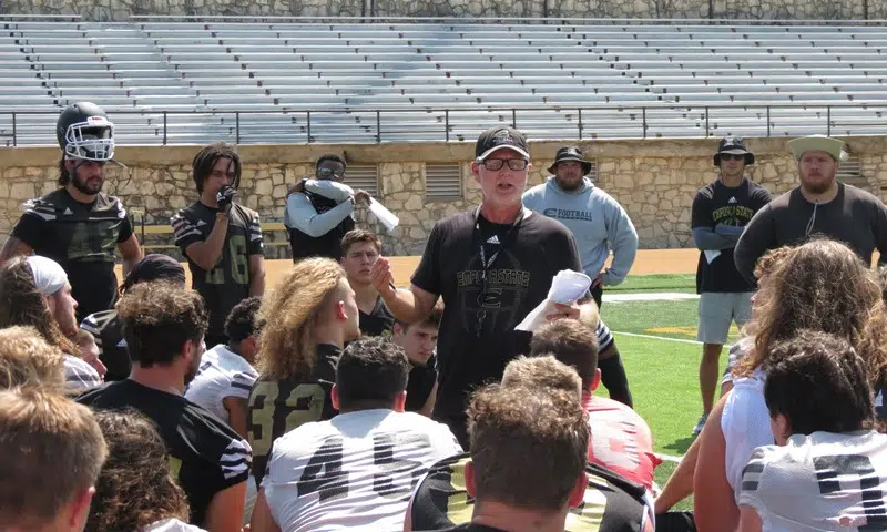 Emporia State agrees to contract extension with Football Coach Garin Higgins