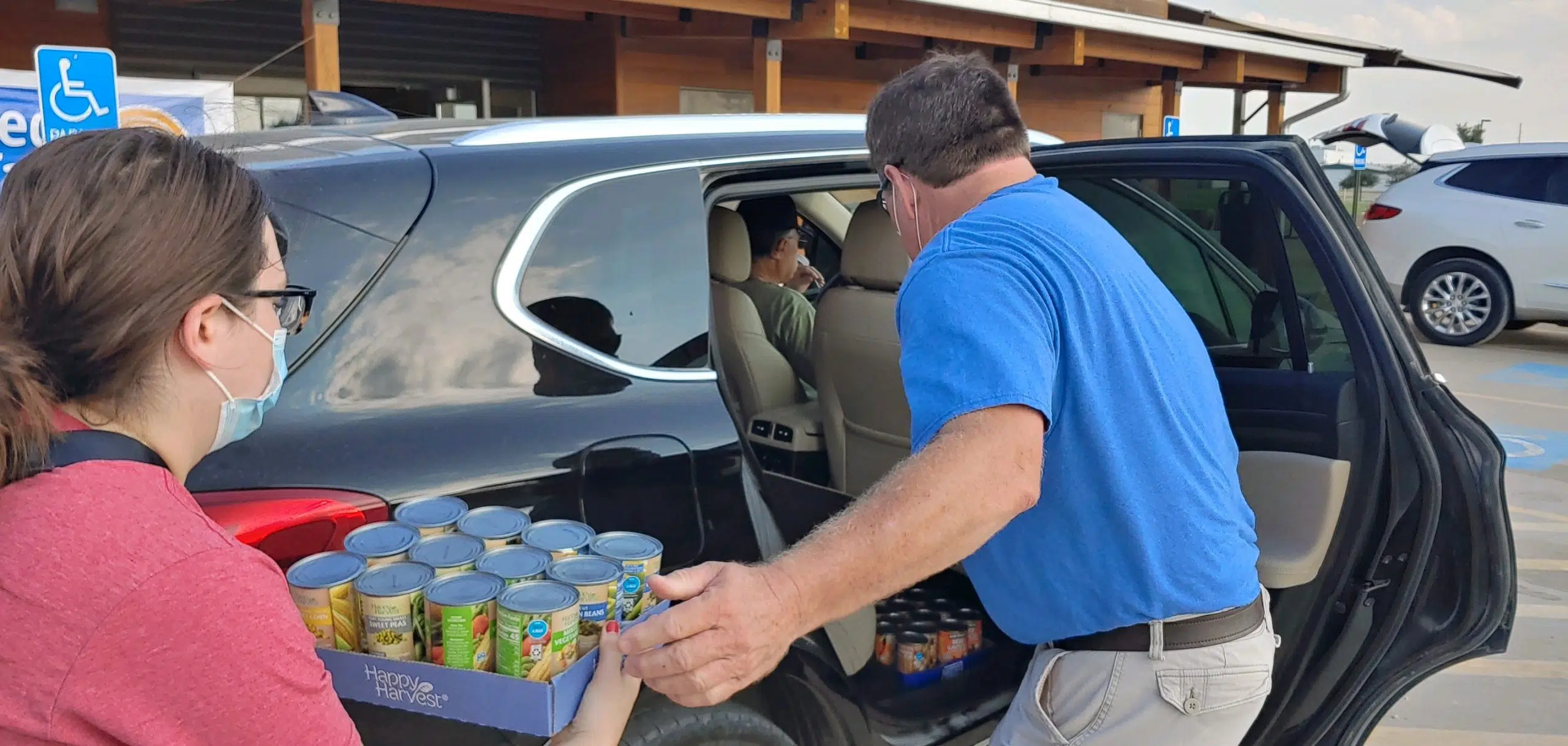 2021 United Way food drive sees tremendous community support Tuesday