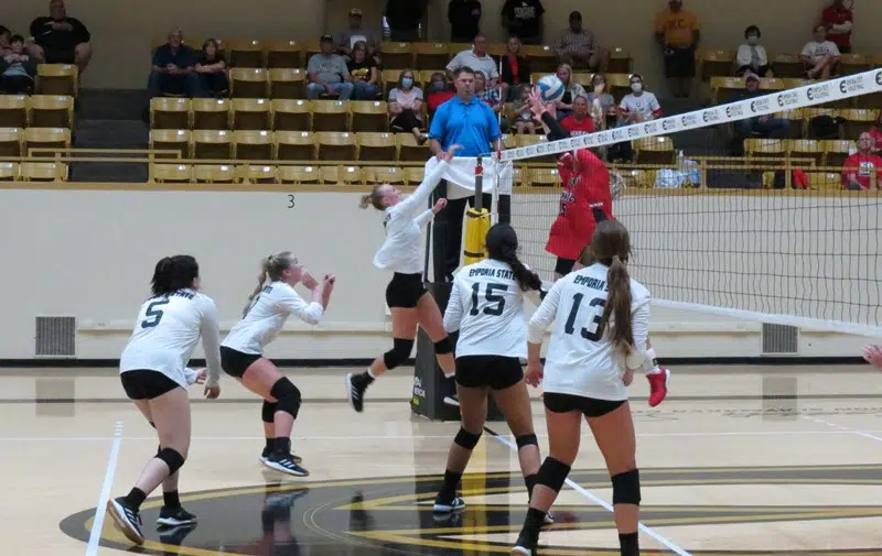 Emporia State volleyball to host #4 Washburn