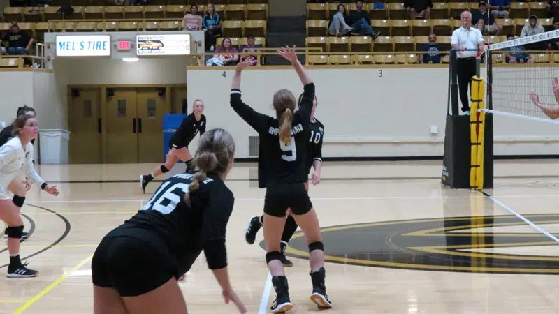 Emporia State volleyball team rallies for 5 set win over Fort Hays State