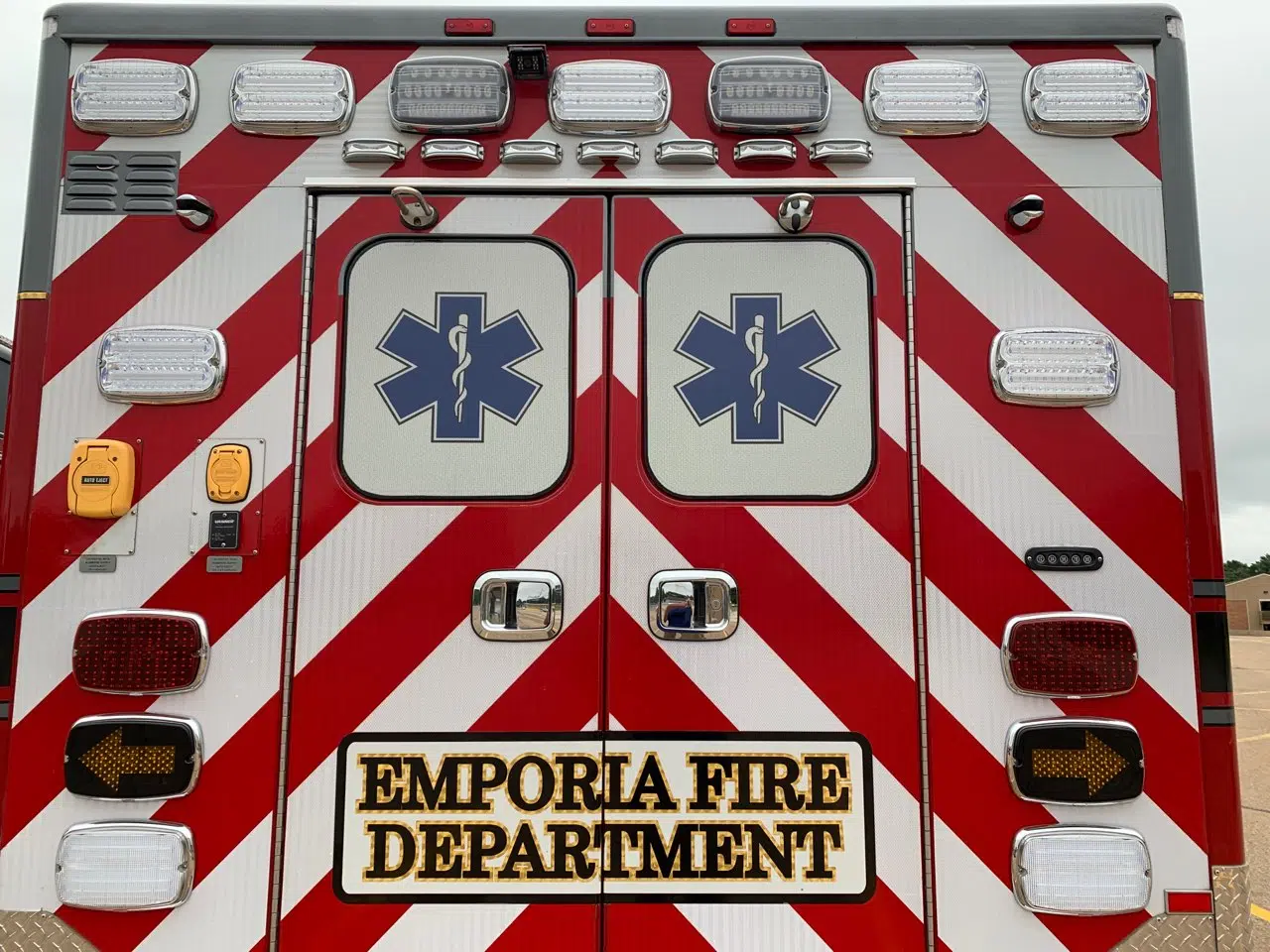 Emporia man hurt in wreck near Lyon-Wabaunsee county line