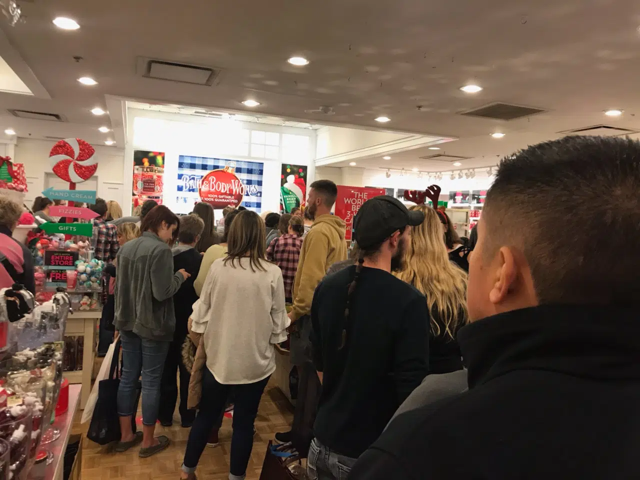 Large retailers keeping employees home for Thanksgiving after recent trend of pre-Black Friday sales