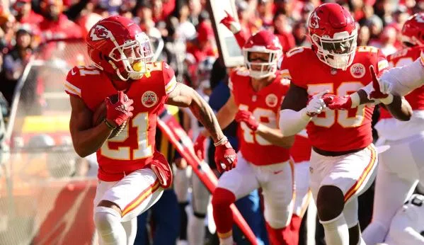 Chiefs rout Raiders 48-9