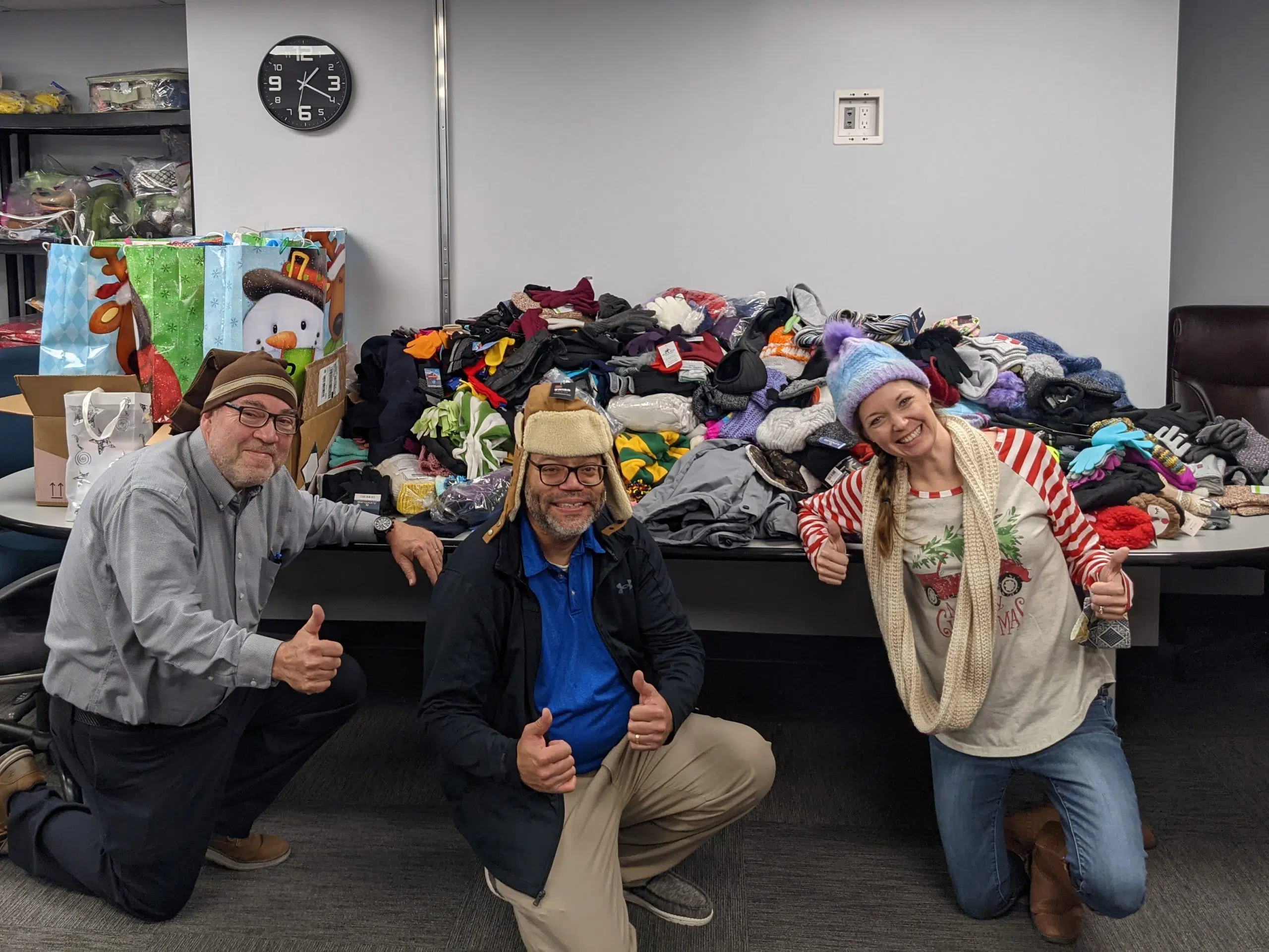 'A special day:' Over 900 winter clothing items donated to SOS through KVOE Mitten Trees