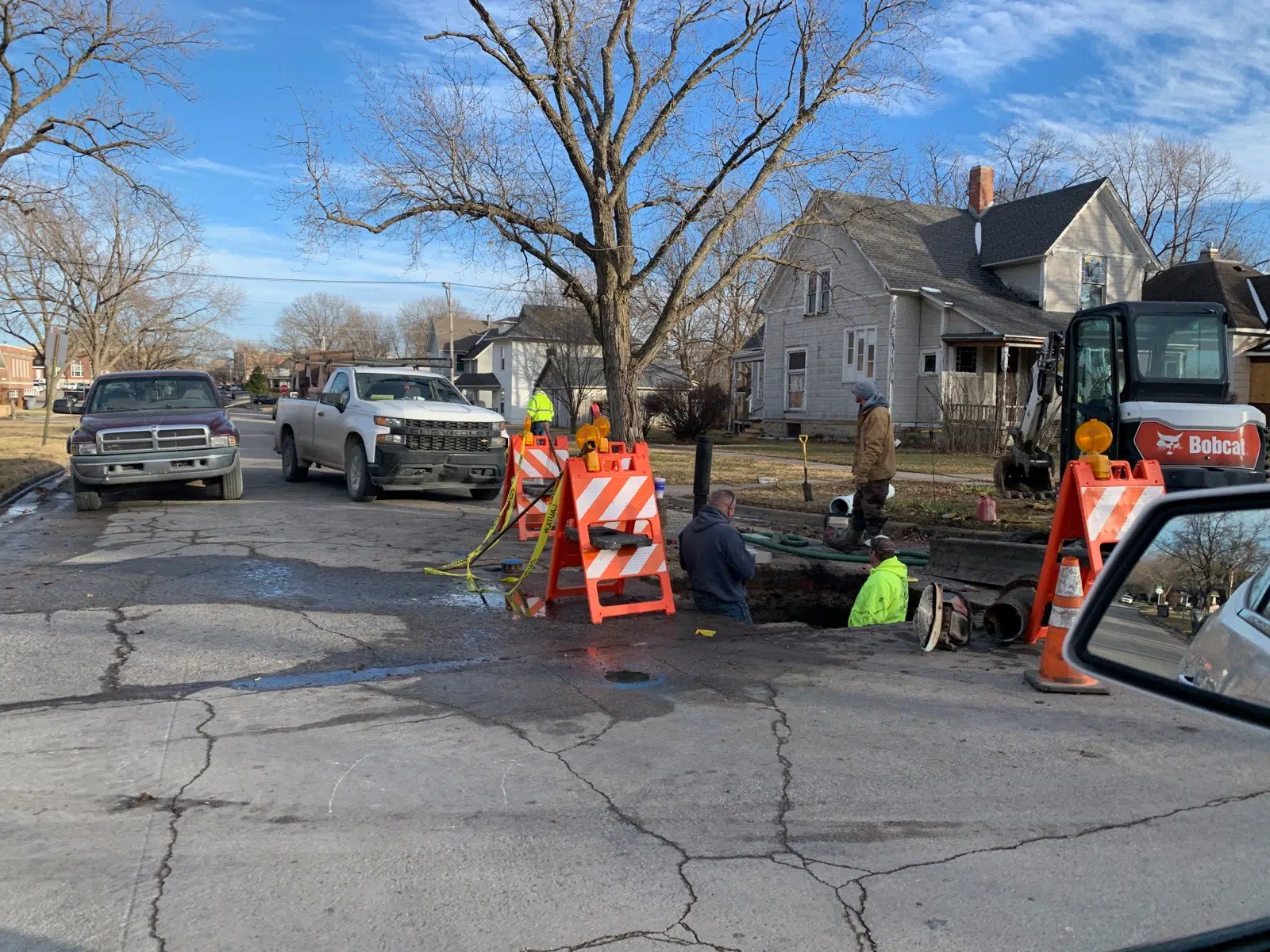 Nearby valve repair project prompts open hydrant at Sixth and State