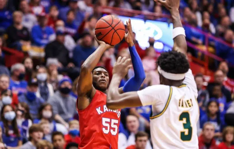 Kansas defeats George Mason 76-67