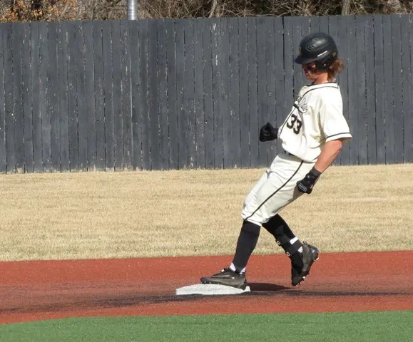 Emporia States baseball team defeats Colorado State-Pueblo 6-5