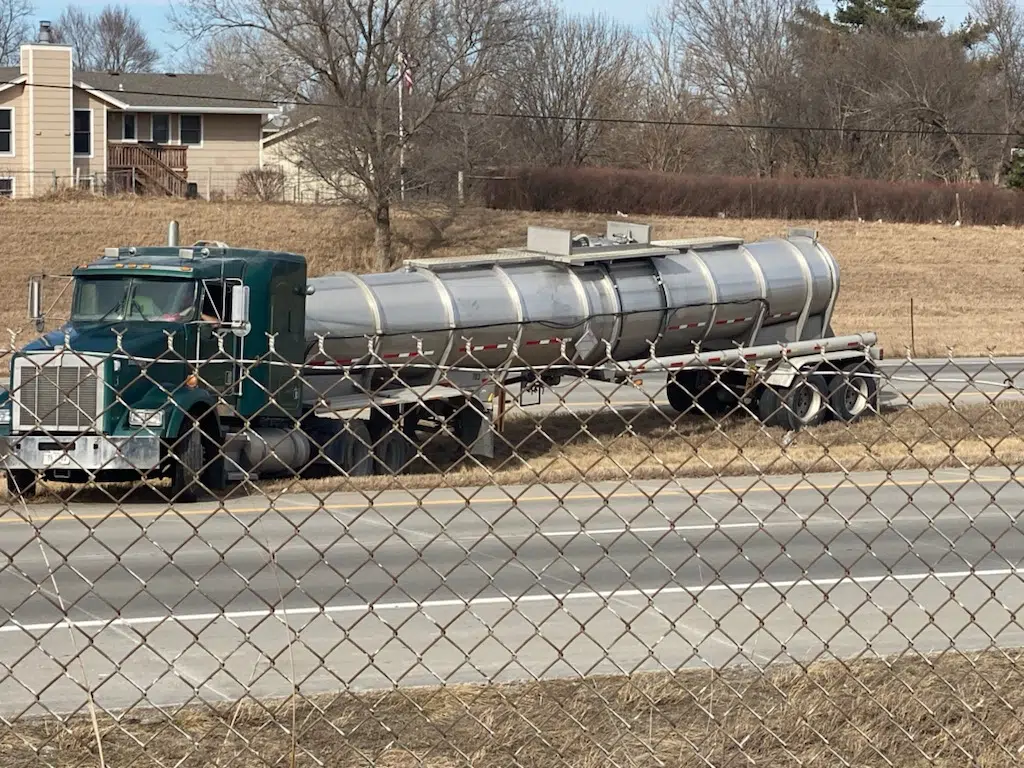 Non-injury accident briefly slows traffic on Interstate 35 in Emporia Monday