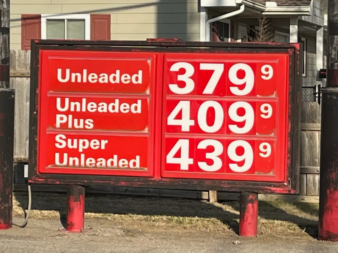 Gas prices continue spiking as Russian invasion of Ukraine continues