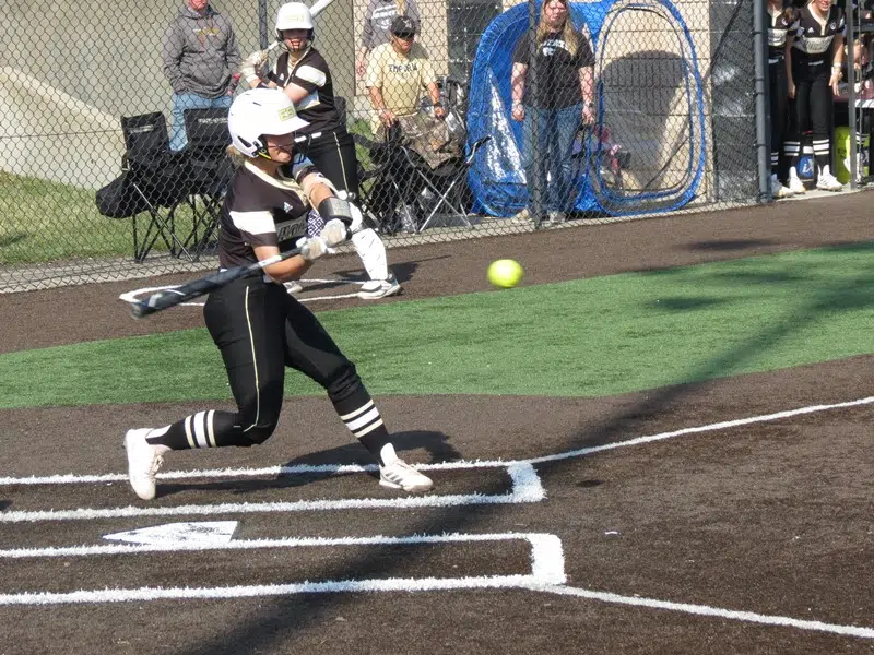 Emporia State softball splits with Pittsburg State