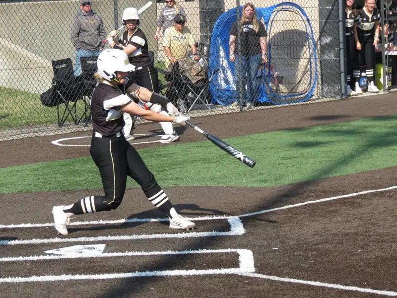 Emporia State softball splits doubleheader with Washburn