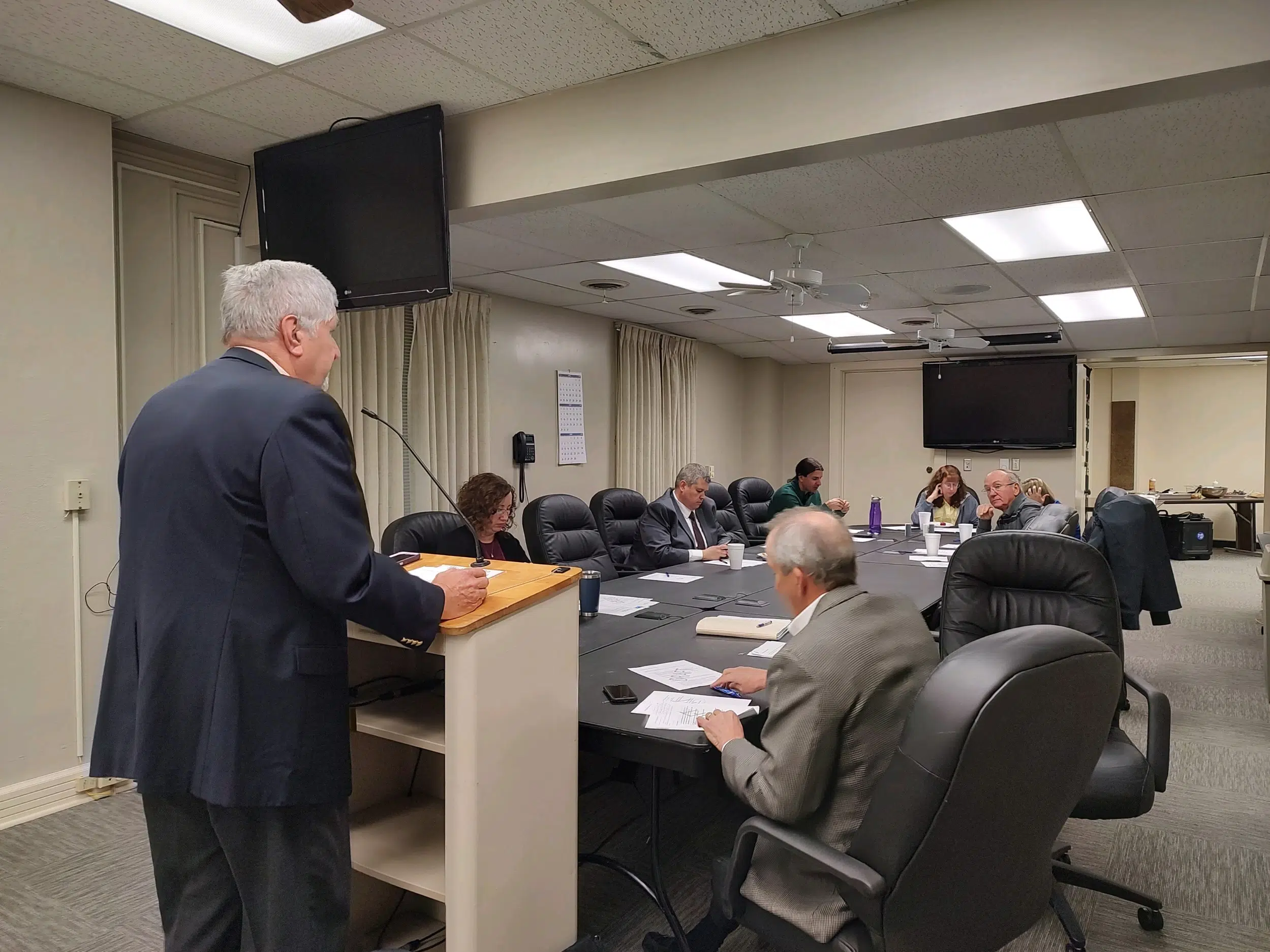 HomeServe agreement gains approval from Emporia City Commission; Personnel policy updates dominate study session conversation