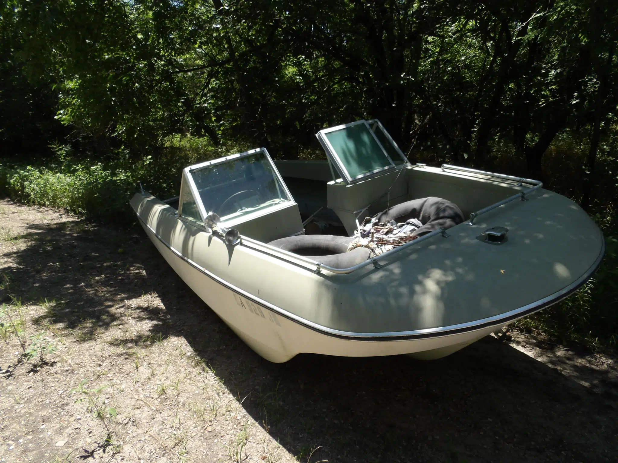 Lyon County deputies seeking owner of abandoned boat